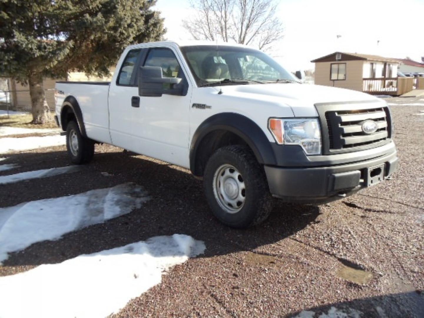 2010 White /Tan Ford F-150 XL (1FTVX1EV2AK) with an 5.4L V8 Gas engine, Automatic transmission, located at 5465 Highway 2 W., Columbia Falls, MT, 59912, (406) 892-4407, 48.352188, -114.240929 - Photo#0